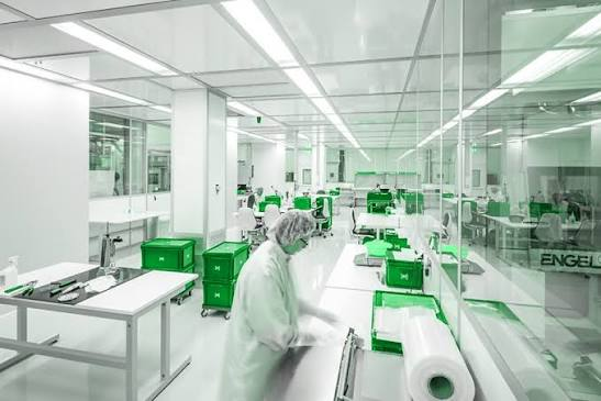Lint-free processed gaskets preventing particle shedding in sensitive areas.